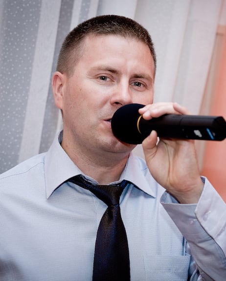 Zbyszek.jpg Zbyszek - dobry prowadzący to gwarancja udanej zabawy na weselu i dobre opinie o zespole weselnym